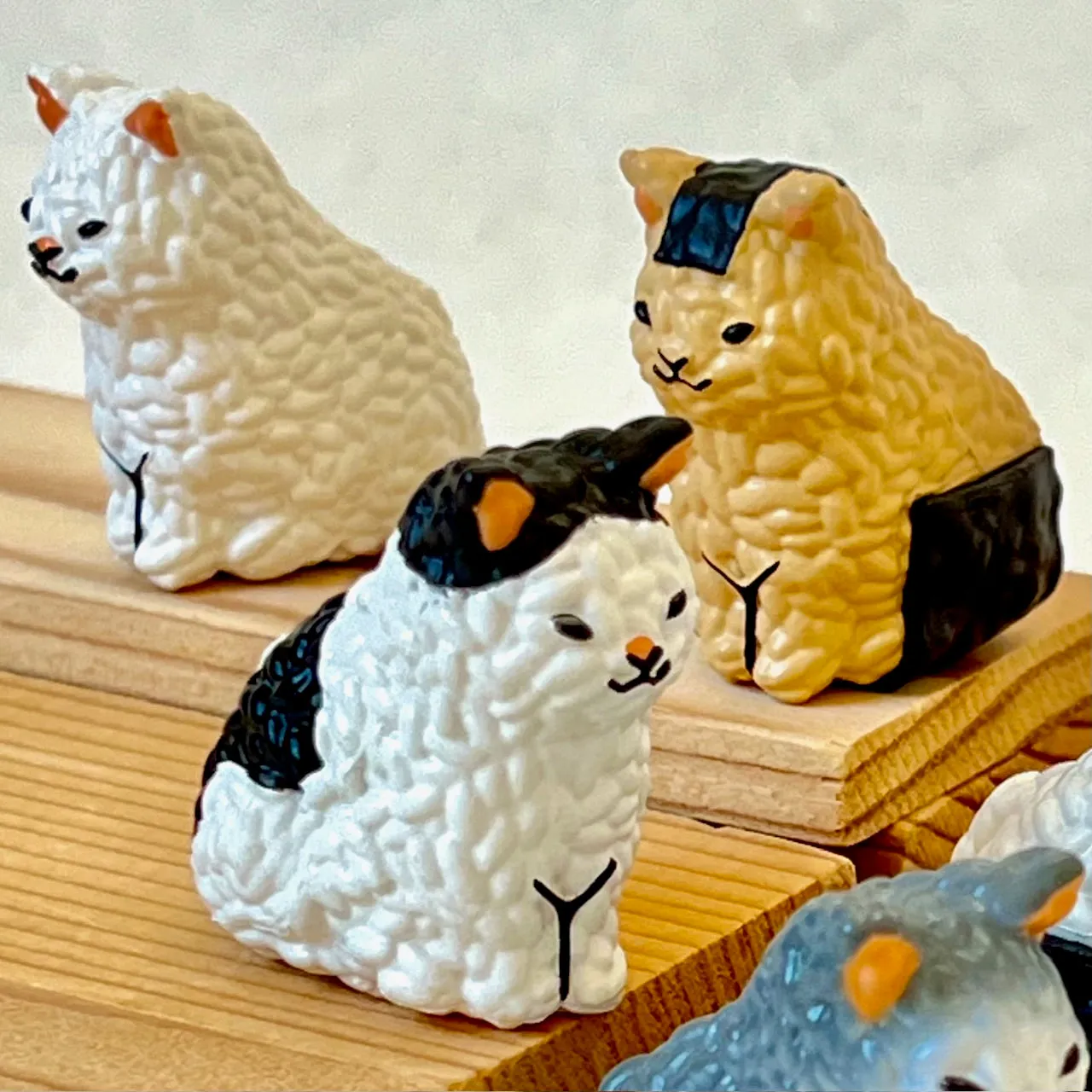 70297 Rice Cat Figurine Capsule-5